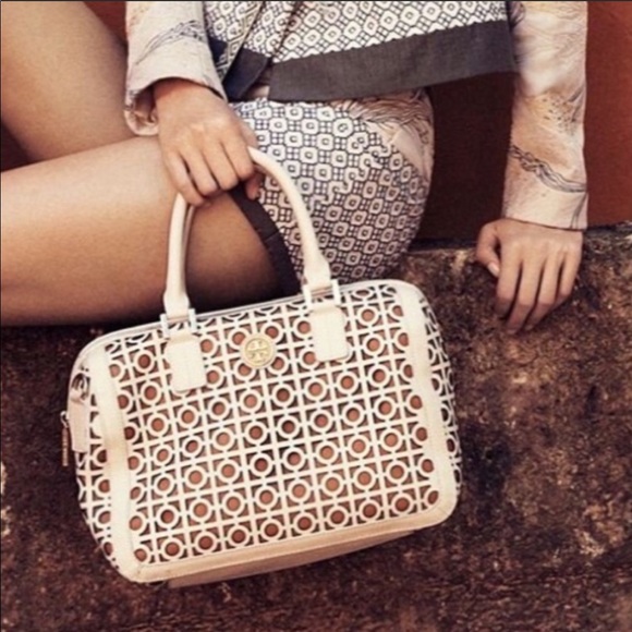 Tory Burch Kelsey laser-cut handbag - Picture 1 of 8